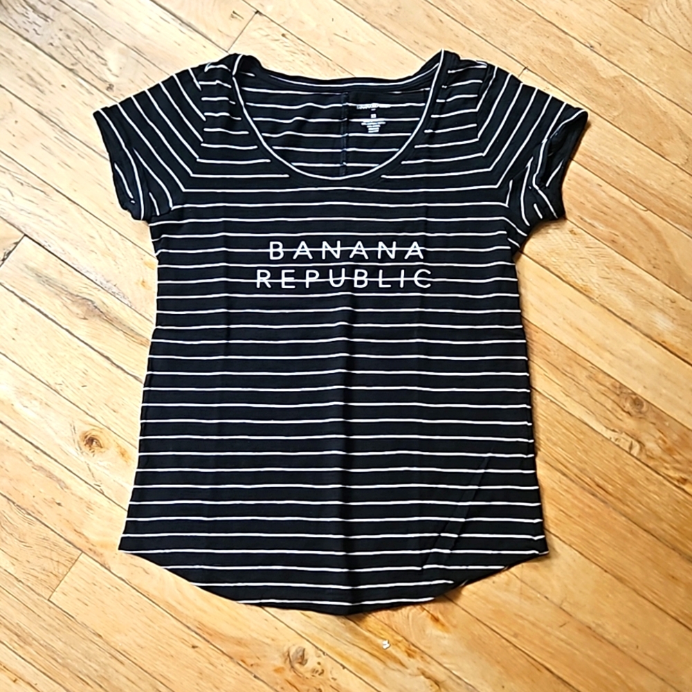 NWOT Banana Republic T-shirt